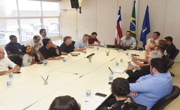 BRUNO REIS DISCUTE SOLUÇÕES PARA O PELOURINHO COM MORADORES E COMERCIANTES DO CENTRO