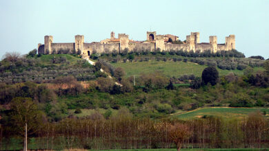 San Leo, no alto de uma colina, Marche