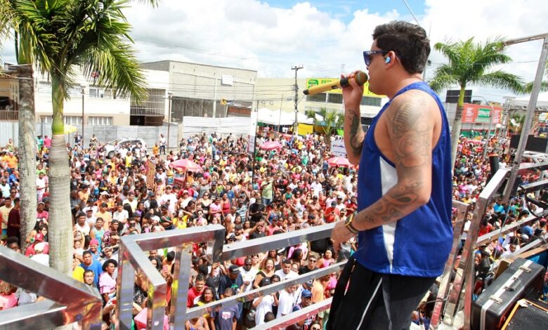Com patrocínio do Governo do Estado, arrastão de Tiago Aquino encerra a Micareta de Feira