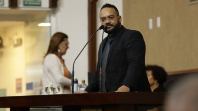 Deputado bolsonarista novato é o recordista de proposições na atual legislatura da Assembleia