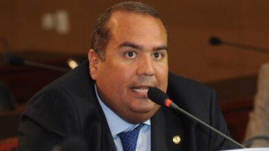 Deputado faz trocadilho com 1º de abril e ironiza segurança pública na Bahia
