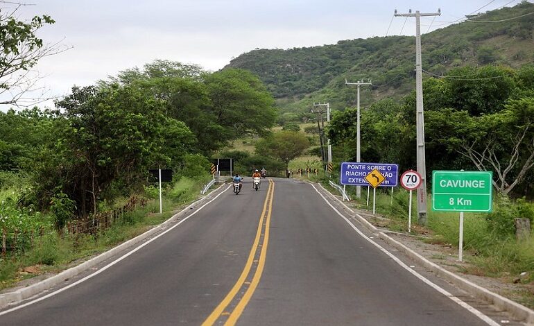 GOVERNO DO ESTADO ENTREGA RESTAURAÇÃO DE TRECHO DA BA-120 NO MUNICÍPIO DE IPECAETÁ