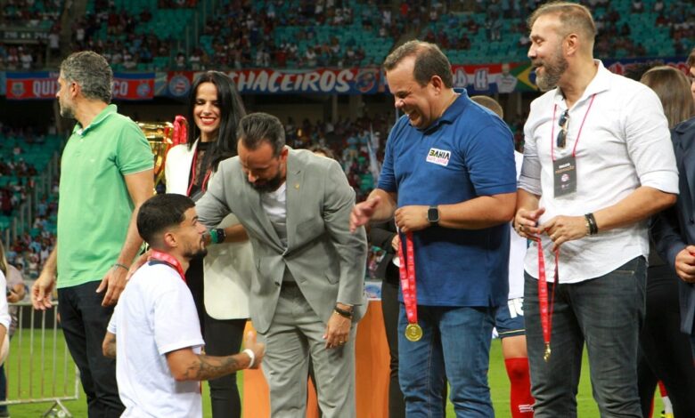 Governador em exercício prestigia a final do campeonato baiano na Arena Fonte Nova