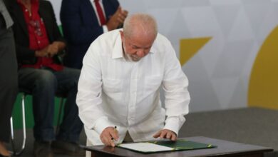 Governo concede reajuste de 9% a servidores do Executivo