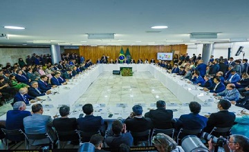 JERÔNIMO DISCUTE AÇÕES CONTRA VIOLÊNCIA NAS ESCOLAS EM BRASÍLIA