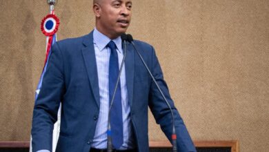 Jurailton Santos solicita instalação de portas giratórias com detectores de metais nas escolas