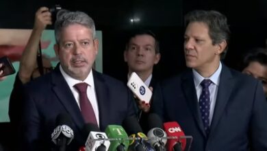 Lira recebe projeto com novas metas ficais no Planalto e prevê votação até 10 de maio