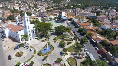 MACAÚBAS SE COMPROMETE A EXONERAR 12 PESSOAS, ENTENDA