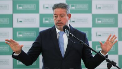 PGR muda posição e defende rejeição de denúncia contra Arthur Lira