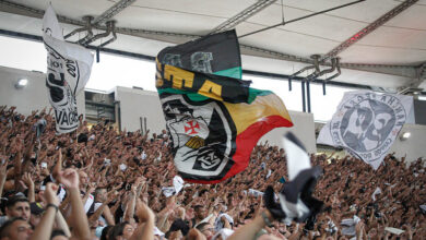Torcida do Vasco esgota ingressos para duelo contra o Bahia, pelo Brasileirão