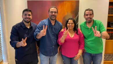 vereadora Lúcia do Posto deixa a base de apoio ao prefeito e passa a integrar grupo de Anísio Viana