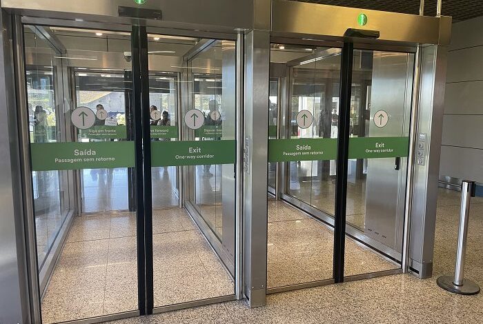 BH Airport instala corredores antirretorno ao investir R$ 3 milhões