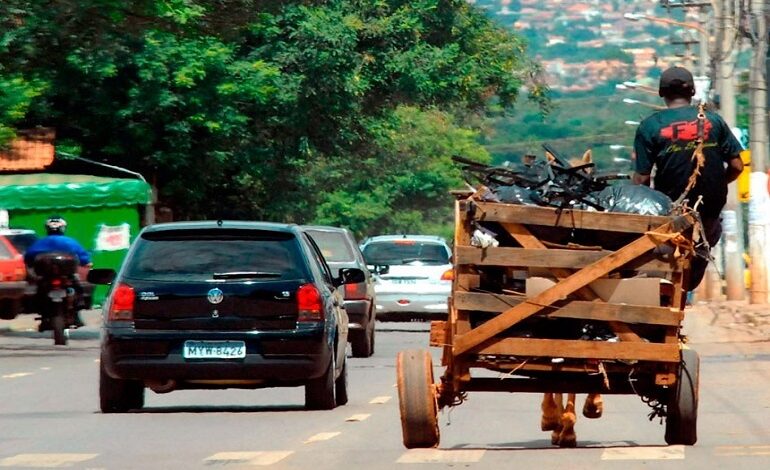 CIDADE ACABA COM COLETA DE LIXO REALIZADAS POR CARROÇAS
