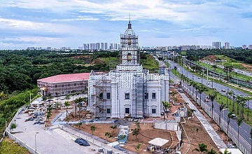 CONSTRUÇÃO DE IGREJA CHAMA ATENÇÃO EM SALVADOR; VEJA