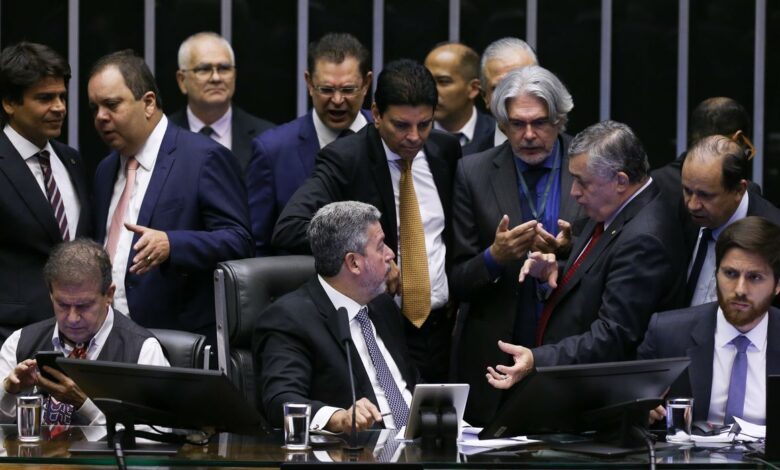 Câmara concluirá votação de novas regras fiscais nesta quarta-feira
