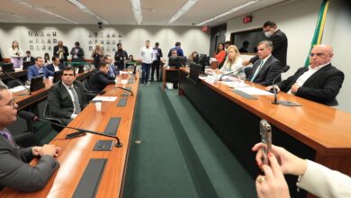Conselho de ética da Câmara abre processo contra sete deputados
