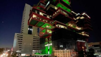 EDIFÍCIO CASA DO COMÉRCIO É ILUMINADO DE VERDE EM APOIO A CAUSAS SOCIAIS COMO O COMBATE AO GLAUCOMA