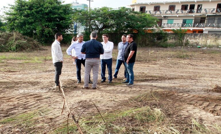 EM FEIRA DE SANTANA, JERÔNIMO ANUNCIA OBRAS NO CENTRO DE CONVENÇÕES E NO TEATRO