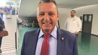 Em BSB, Charles Fernandes avalia gestão de Guanambi e comenta possibilidade de disputar prefeitura