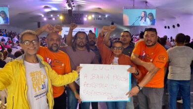 Em visita de Lula à Salvador, servidores protestam contra o aumento do Planserv e pedem reajuste linear a partir de 9%