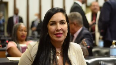 LUDMILLA FISCINA DEFENDE A PL DAS FAKE NEWS