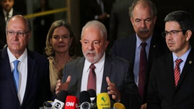 LULA RETIRA AUMENTO REAL DO MÍNIMO E REAJUSTE DO BOLSA FAMÍLIA DE NEGOCIAÇÃO SOBRE O ARCABOUÇO FISCAL