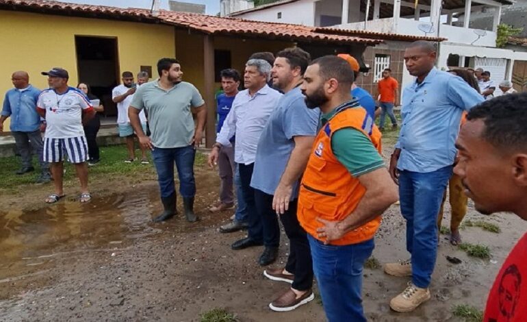 NO INTERIOR JERÔNIMO PROMETE APOIO A VÍTIMAS DA CHUVAS