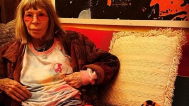 PADRE JULIO REVELA QUE RITA LEE COSTUMAVA DOAR ROUPAS