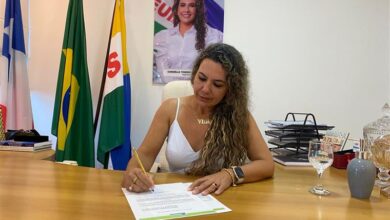 Prefeita Cordélia Torres denuncia "violência política" em Eunápolis