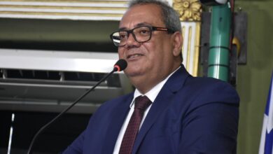 Prefeito sanciona projeto de Carlos Muniz que proíbe o uso de sacolas plásticas em estabelecimentos comerciais