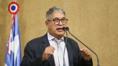 ROSEMBERG APROVA REAJUSTE SALARIAL DOS PROFESSORES