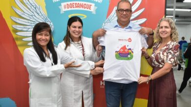 Carlos Muniz visita a Fundação Hemoba e faz campanha de doação de sangue nas redes sociais