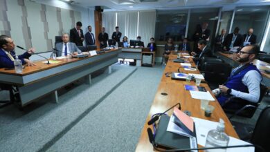 Conselho de Ética abre processo contra cinco senadores