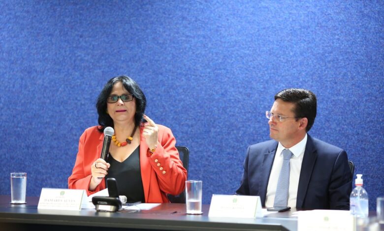 Damares Alves vem a Salvador para participar de ato público sobre agressões sofridas pela vereadora Ireuda Silva