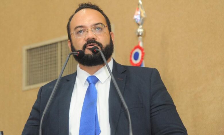 Leandro de Jesus volta a denunciar falta de atendimento em UNACON de Barreiras após mais de um ano da inauguração do equipamento