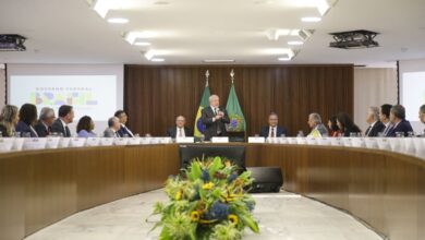 Lula pede agilidade na nomeação de aliados do governo