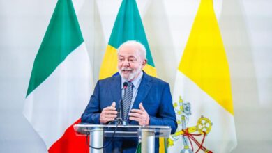 Na Itália, Lula diz que manutenção da atual taxa de juros é irracional