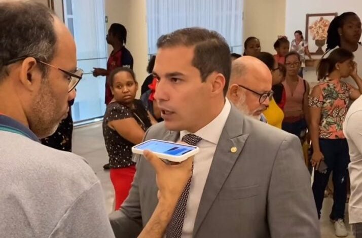 Após atuação no Congresso, Gabriel Nunes exalta retomada das obras do Parque Eólico de Canudos: 'Marco para a Bahia'