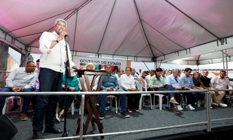Em Carinhanha, Governo de Estado entrega unidade de saúde, sistemas de abastecimento de água e delegacia