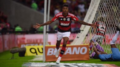 Flamengo vence Athletico-PR de virada e conquista vantagem na Copa do Brasil