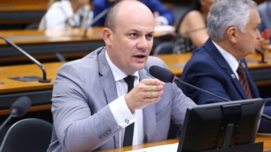 Projeto isenta motoristas de ambulância de taxas para renovação da CNH
