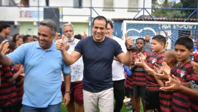 Salvador entrega 23º campo com grama sintética em Fazenda Grande II