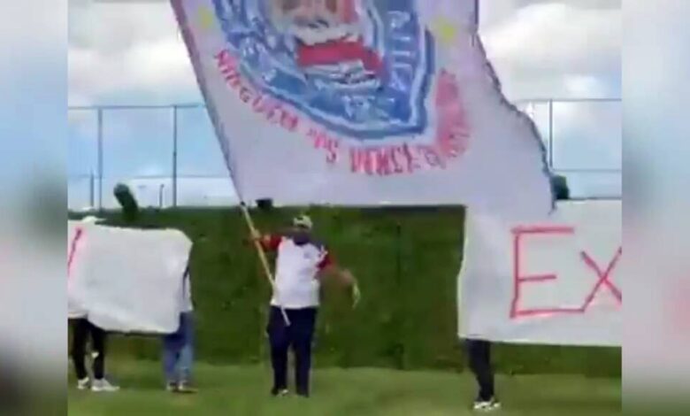 Torcida do Bahia pede a saída de Renato Paiva; confira