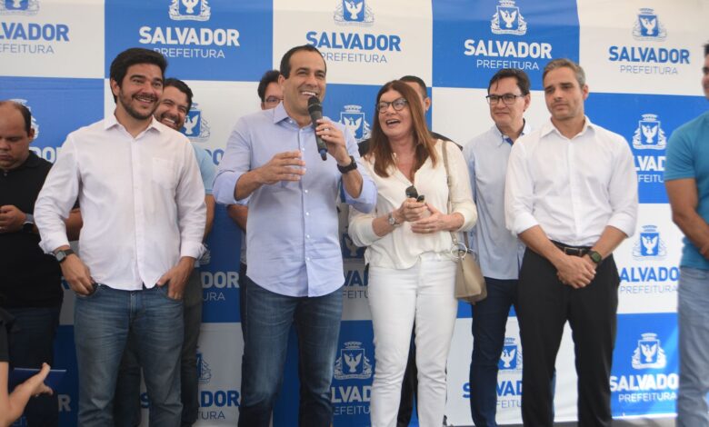 BRUNO REIS ASSINA ORDEM DE SERVIÇO PARA INÍCIO DAS OBRAS DE REQUALIFICAÇÃO DA RUA DAS ROSAS
