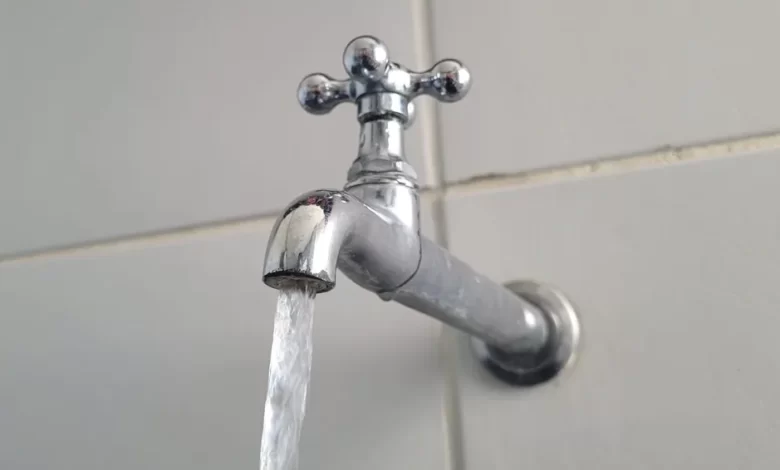 FEIRA DE SANTANA: SERVIÇOS EM REDE AFETAM ABASTECIMENTO DE ÁGUA EM DIVERSOS BAIRROS DA CIDADE