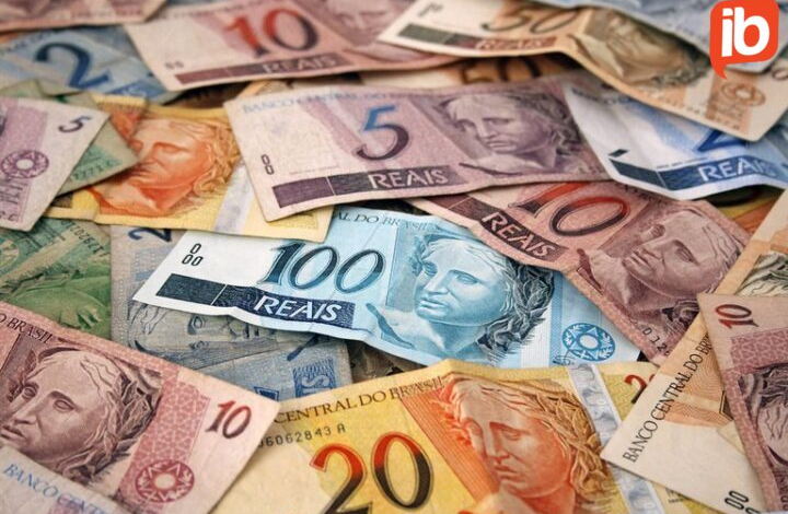 Governo federal estima aumento do salário mínimo para R$ 1.421 em 2024