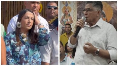 Porto Seguro: Deputada Cláudia tenta “lacrar” em evento e prefeito Jânio contra-ataca