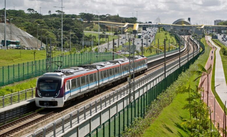 SUPOSTO ASSALTO INTERROMPE CIRCULAÇÃO DE TRENS NA LINHA 1 DO METRÔ