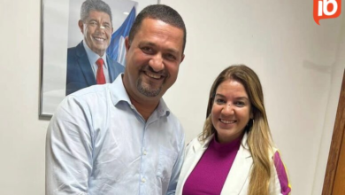 adversários trocam afagos no CAB e surgem felizes da vida