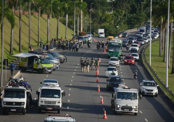 OPERAÇÃO INTENSIFICA FISCALIZAÇÃO DE TRÂNSITO PELA SEGURANÇA VIÁRIA